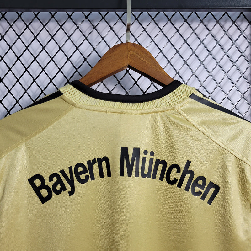 Camisa Retrô Bayern de Munique 2004-05 Gold