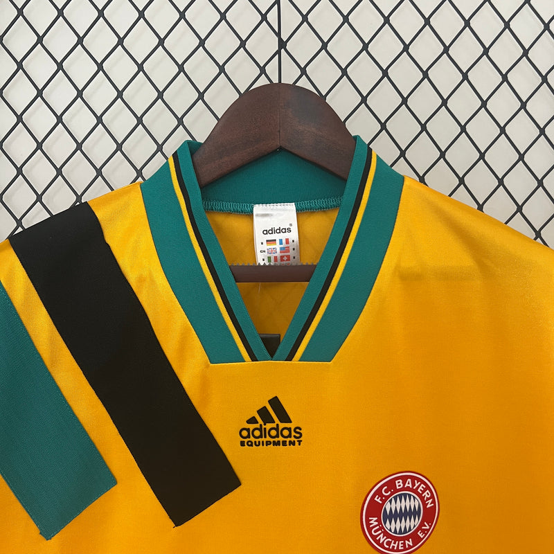 Camisa Retrô Bayern de Munique 1993-94 Amarela