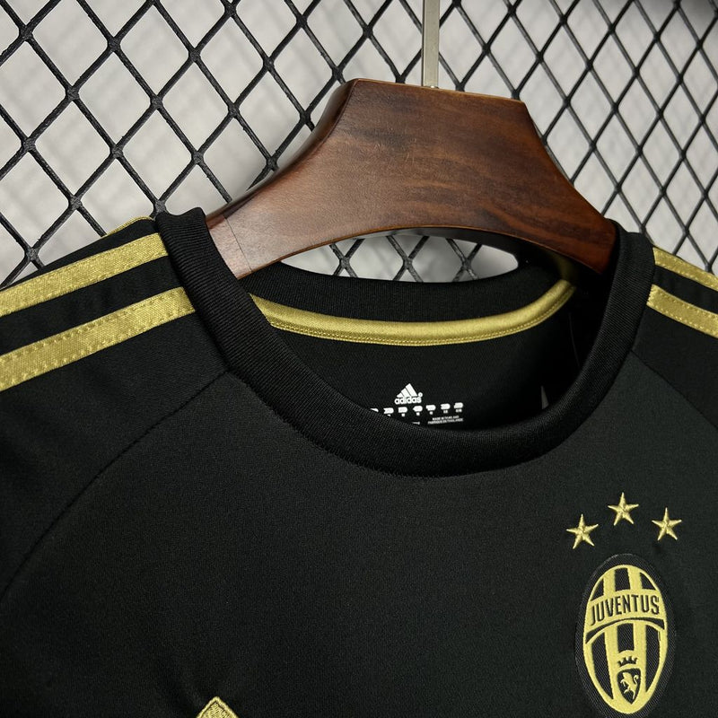 Camisa Retrô Juventus 2015-16 Black