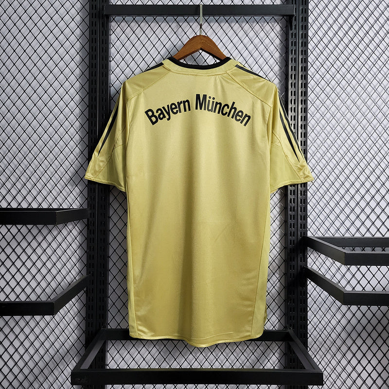 Camisa Retrô Bayern de Munique 2004-05 Gold